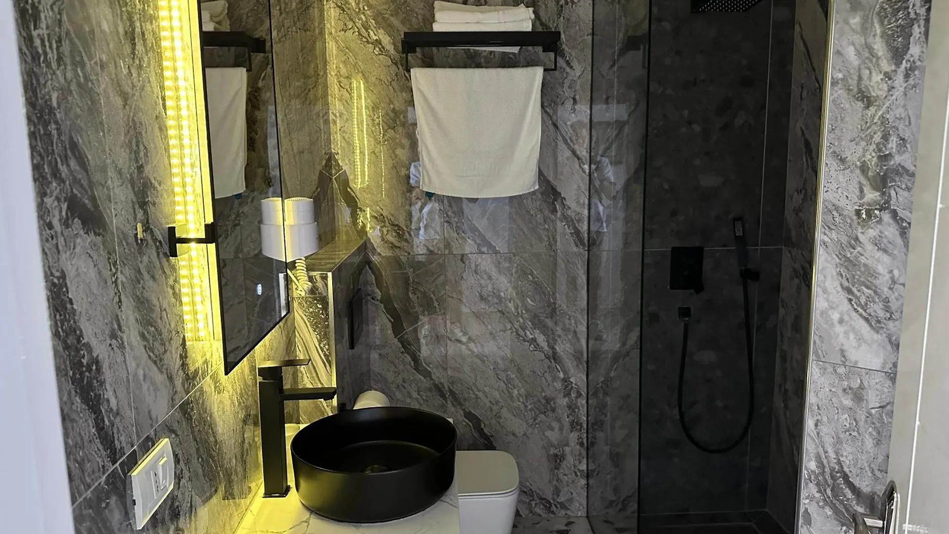 Portafortuna Apartments Sarande