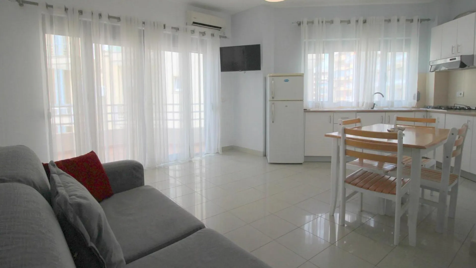 Portafortuna Apartments Sarande